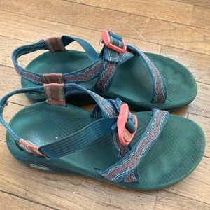 Size 7 chacos